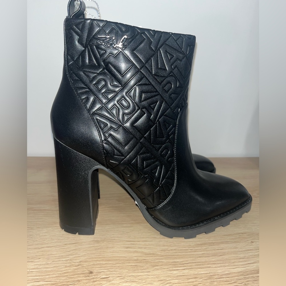 Karl lagerfeld quilted boots